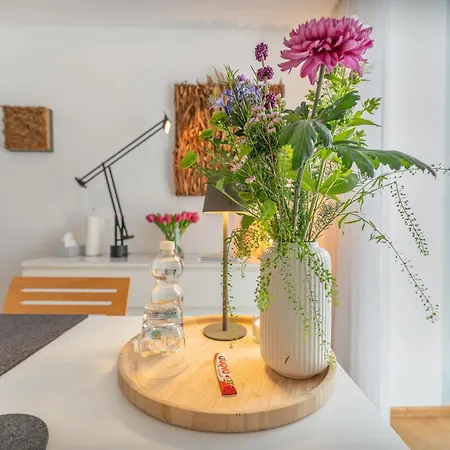 Wohnen Mit Kunst In Apartment *