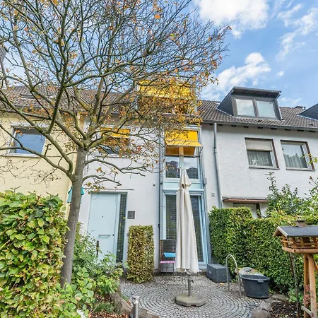 Wohnen Mit Kunst In Cologne